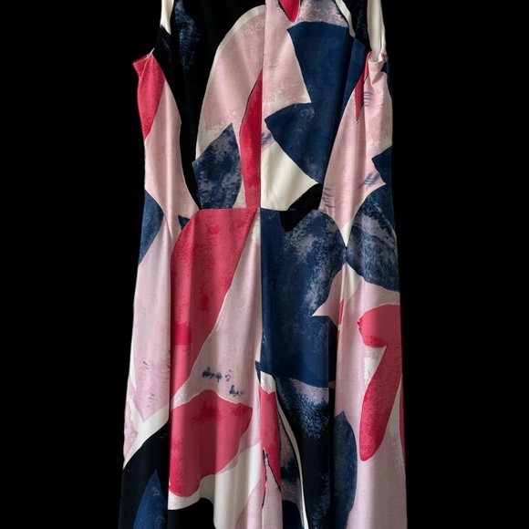 IVANKA TRUMP DRESS - Picture 2 of 3